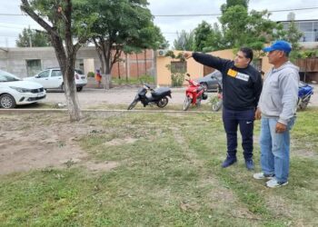 En Monterrico, se habilitó la nueva iluminación de plaza Los Lapachos