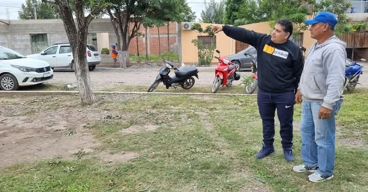 En Monterrico, se habilitó la nueva iluminación de plaza Los Lapachos