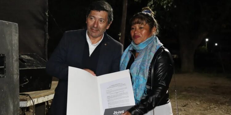 En El Carmen se entregaron certificados de posesión de lotes