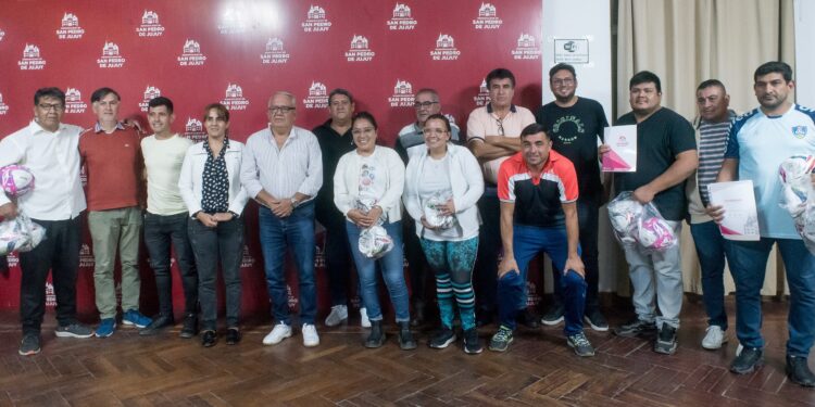 Julio Bravo: “Desde que soy Intendente, siempre ayudamos a los clubes”