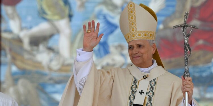 El papa León XIV recibió los símbolos del poder pontificio e inició su papado ante 150 mil fieles: fuerte llamado a la paz y el recuerdo de Francisco
