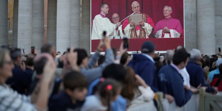 El primer discurso del nuevo Papa León XIV, con el recuerdo de Francisco horas antes de morir