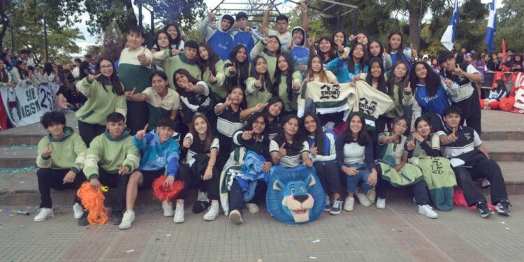 Fiesta y mucho color en la presentación de la Promo 2025