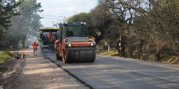 Avanza la repavimentación en las RP 56 y RP 62, en metros finales