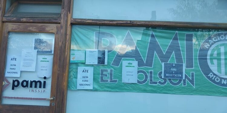 Echaron a la coordinadora del PAMI de El Bolsón: había cerrado la oficina por la marcha en defensa de Cristina Kirchner