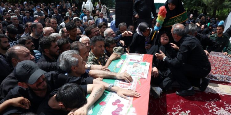 Irán advierte que los ataques complicaron las negociaciones con Estados Unidos y admite “graves daños” a sus plantas nucleares