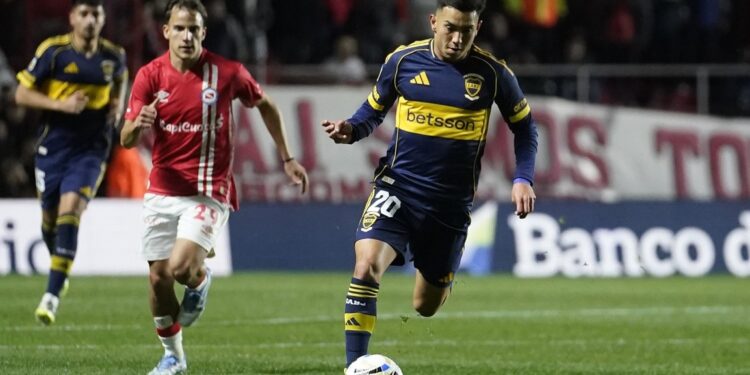 Boca tuvo un pálido debut y no pasó del empate ante un interesante Argentinos Juniors