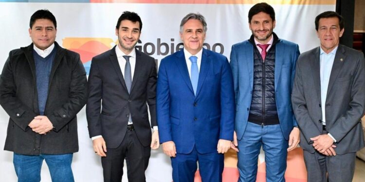 Cinco gobernadores arman un frente electoral para competir contra Milei en octubre