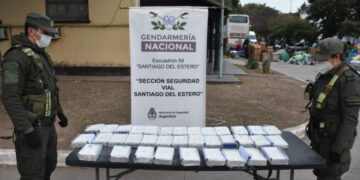 Santiago del Estero: Descubren más de 65 kilos de cocaína en la bodega de un transporte de pasajeros y ocultos entre mercadería de contrabando llevados en dos “tour de compras”
