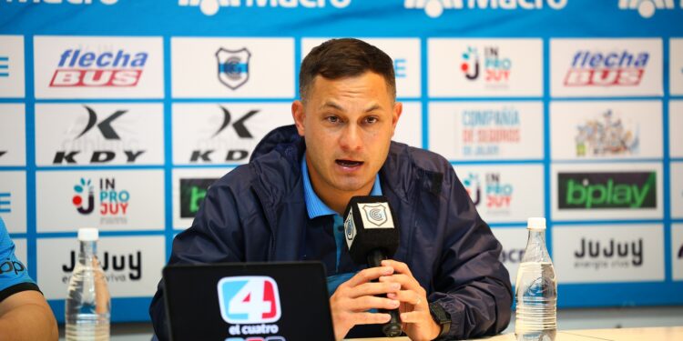 Módolo llamó a “aportar un granito de arena para seguir arriba”