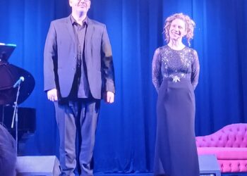 Feria del Libro en Jujuy: el teatro Mitre se vistió de gala para recibir a Elena Roger