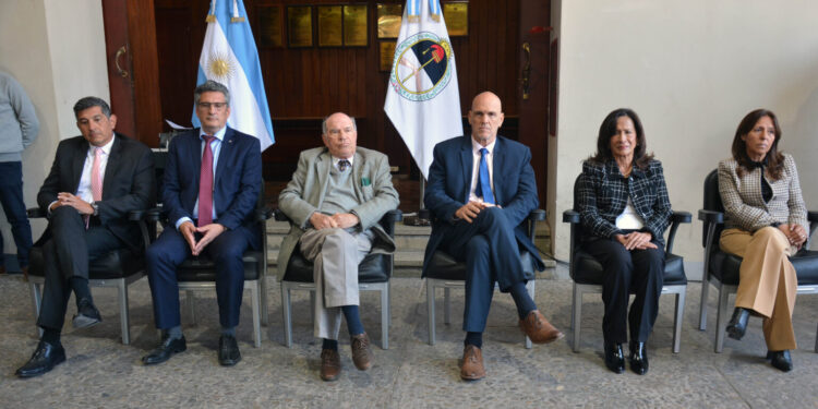 La Suprema Corte de Justicia realizó un reconocimiento al Dr. Miguel Ángel Mallagray por sus 70 años de ejercicio de la abogacía