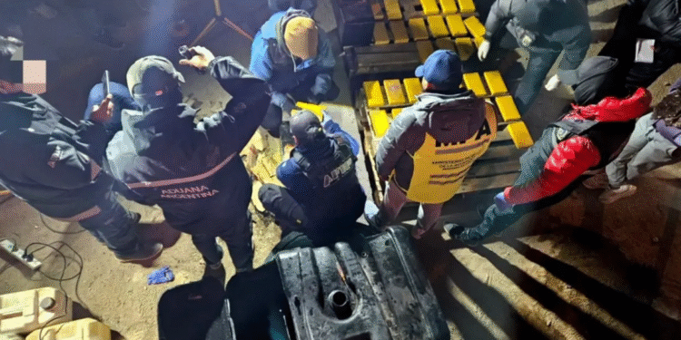 Jujuy: la Aduana descubrió más de 52 kilos de cocaína ocultos en el tanque de combustible de un camión