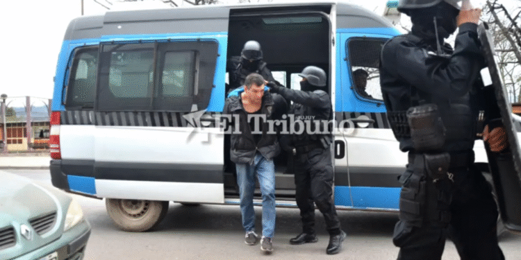 La casa del horror: así llegaba al juzgado el presunto asesino serial de Alto Comedero