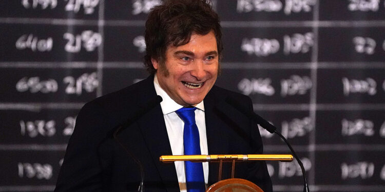 El Gobierno oficializó el veto al aumento de las jubilaciones, la moratoria previsional y la emergencia en discapacidad