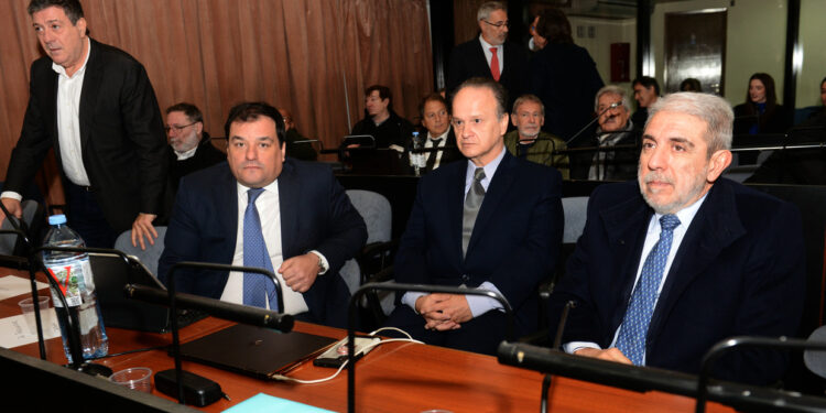 Fútbol Para Todos: piden 3 años y 8 meses de prisión para Aníbal Fernández y una condena menor para el ex titular de la AFA Luis Segura