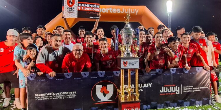 Sportivo Palermo y Atlético San Pedro, los campeones de Copa Jujuy Energía Viva
