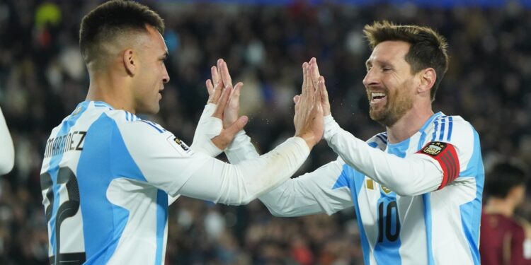 Messi brilló en otro partido inolvidable: doblete y figura en la goleada de Argentina ante Venezuela