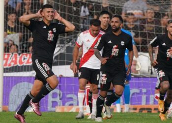 River perdió con Riestra y agudiza su crisis