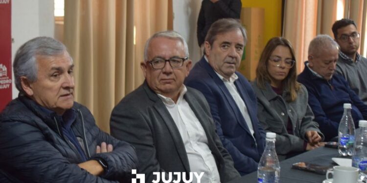 Jujuy Crece acelera la campaña en San Pedro y marca distancia con Milei