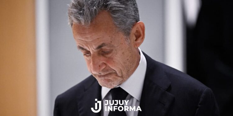 Francia: Sarkozy ya está en la cárcel y deberá cumplir una condena de cinco años