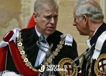 Bajo presión de su hermano Carlos III por los últimos escándalos, el príncipe Andrés renunció a sus títulos reales