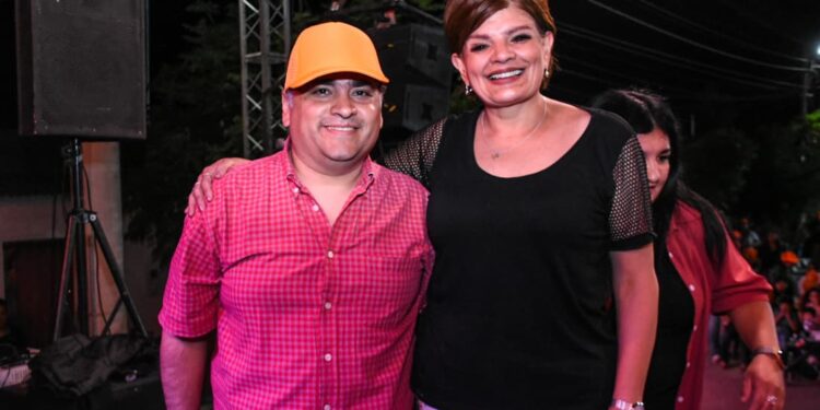 Monterrico se pinta de Naranja