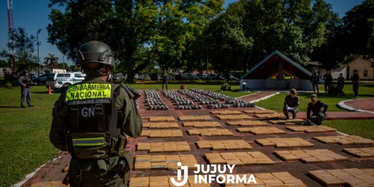 Chaco: Interceptan camión de cargas con más de 2.600 kilos de marihuana ocultos entre bobinas de alambre