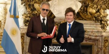 Javier Milei condecoró a Andrea Bocelli con la Orden de Mayo