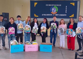 Exitosa feria “Eco Emprende” de la escuela de Comercial “José Ingenieros”