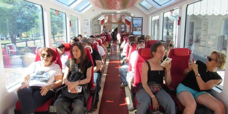 El Tren Solar 360°: un trayecto pensado para conocer la Quebrada pueblo por pueblo