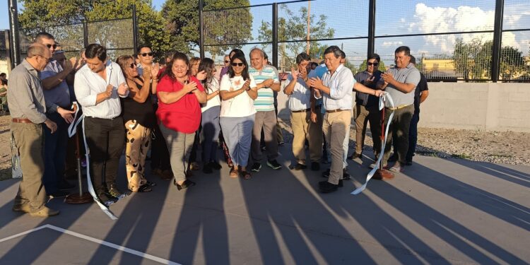El Carmen inauguó el Polideportivo Luis Michaud