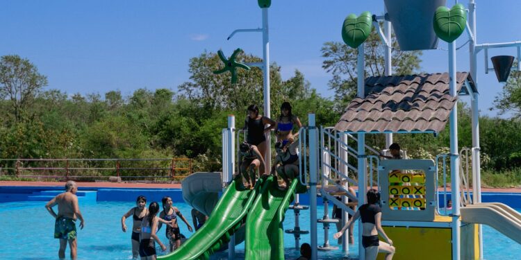 En San Pedro, el calor se pasa en el Camping y Balneario Municipal Jaque
