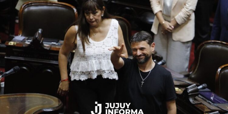 Gritos entre bancas, gestos desafiantes y micrófonos abiertos en la jura de los nuevos diputados