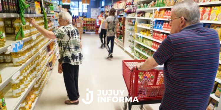 Crisis en la clase media: el 53% gasta ahorros o se endeuda para llegar a fin de mes