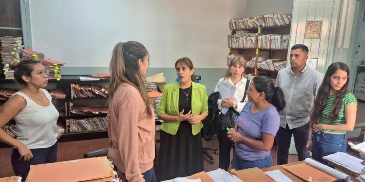 La Ministra de Educación, Daniela Teseira, recorrió Junta de Calificación Docente
