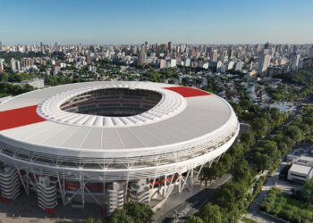 El presidente de River, Di Carlo, anuncio el techado del Estadio Monumental