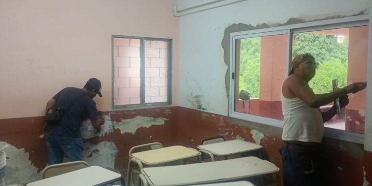 El municipio realiza refacciones en la escuela Técnica N°2