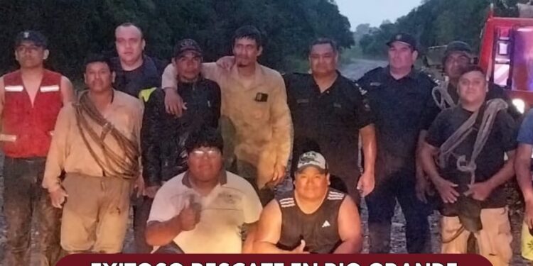 Dramático rescate de un obrero en La Mendieta por la crecida del río