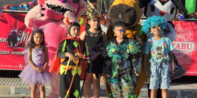 Alrededor de 600 niñas y niños disfrutaron del Corso Infantil en San Pedro