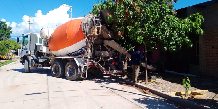 En San Pedro continúan los trabajos de pavimentación en Prolongación Paterson