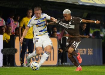 Boca igualó con Platense 0 a 0 y sus hinchas los despidieron con silbidos