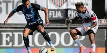 Gimnasia no hizo pie ante Chacarita y perdió 3 a 1