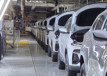 Stellantis reduce la producción en su planta de El Palomar y ofrece retiros voluntarios