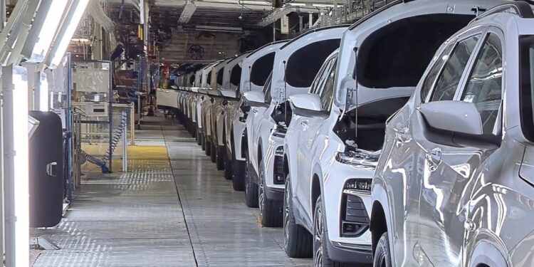 Stellantis reduce la producción en su planta de El Palomar y ofrece retiros voluntarios