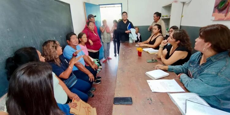 Educación acordó acciones concretas en la Escuela Secundaria Rural N° 2 de Las Escaleras