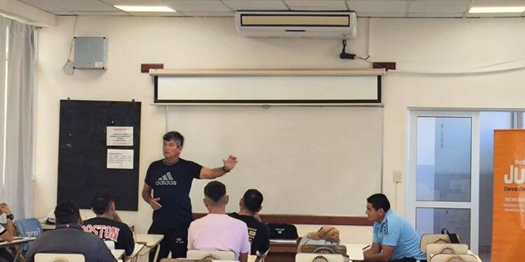 En marcha el 2º año de la Escuela Provincial de Árbitros de Fútbol