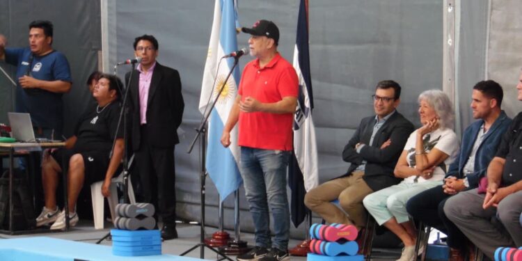 El Gobierno de Jujuy acompañó la reinauguración de la pileta del CAI