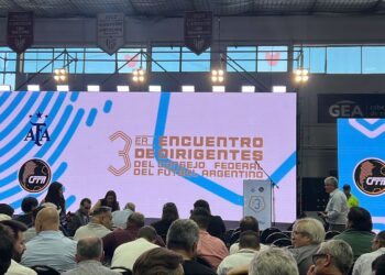 Dirigentes de la Liga del Ramal estuvieron presentes en el encuentro de dirigentes del CFFA