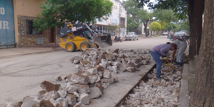 Comenzó el plan integral de bacheo en el casco céntrico